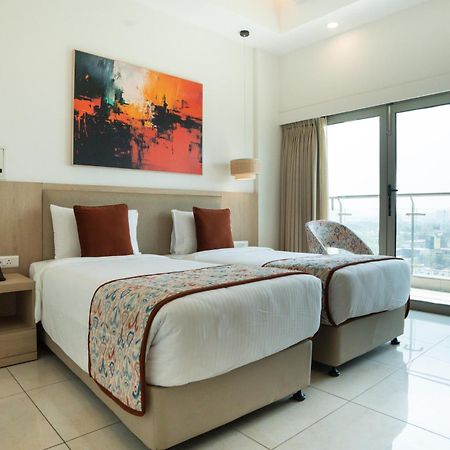 Ar Suites Klj Square Γκουργκάον Εξωτερικό φωτογραφία