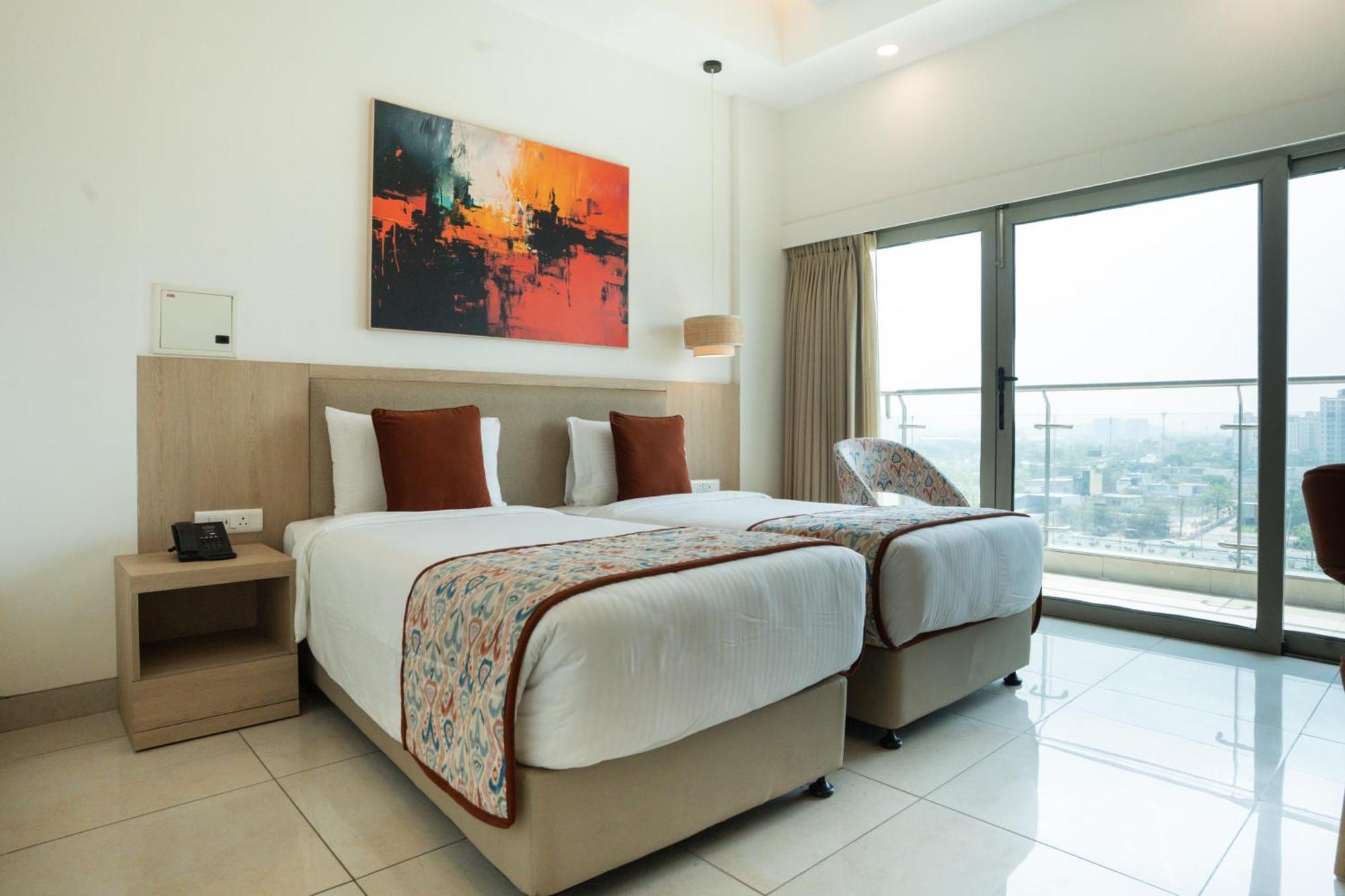 Ar Suites Klj Square Γκουργκάον Εξωτερικό φωτογραφία