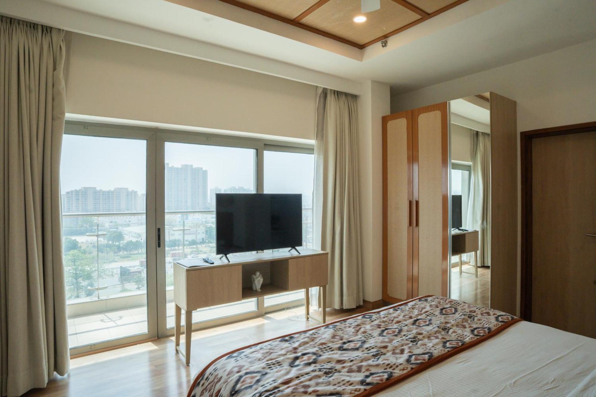 Ar Suites Klj Square Γκουργκάον Εξωτερικό φωτογραφία