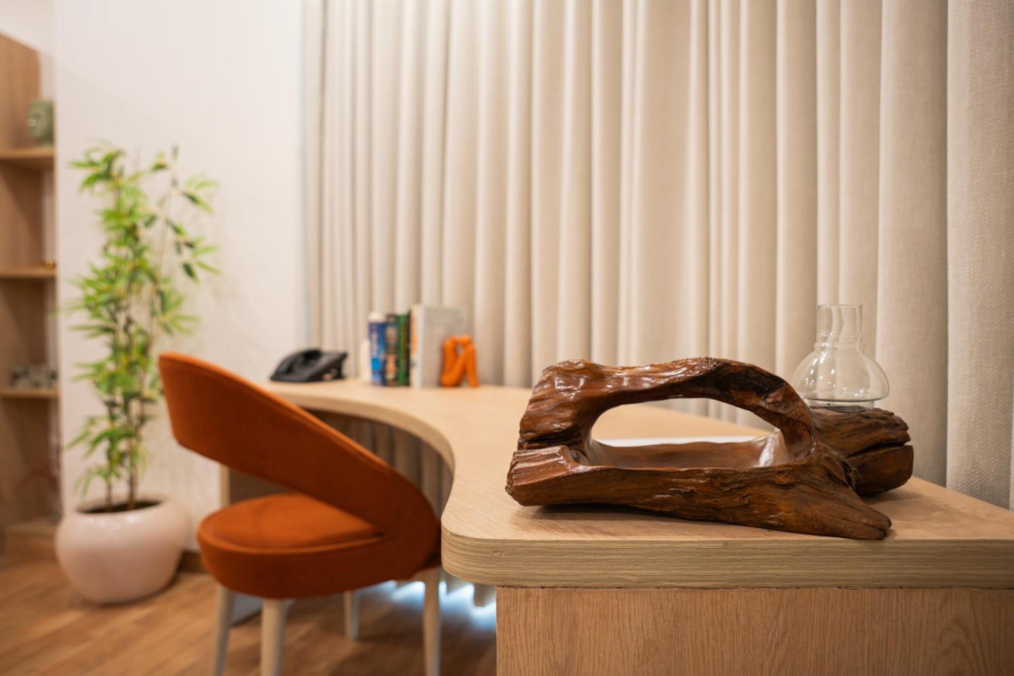 Ar Suites Klj Square Γκουργκάον Εξωτερικό φωτογραφία