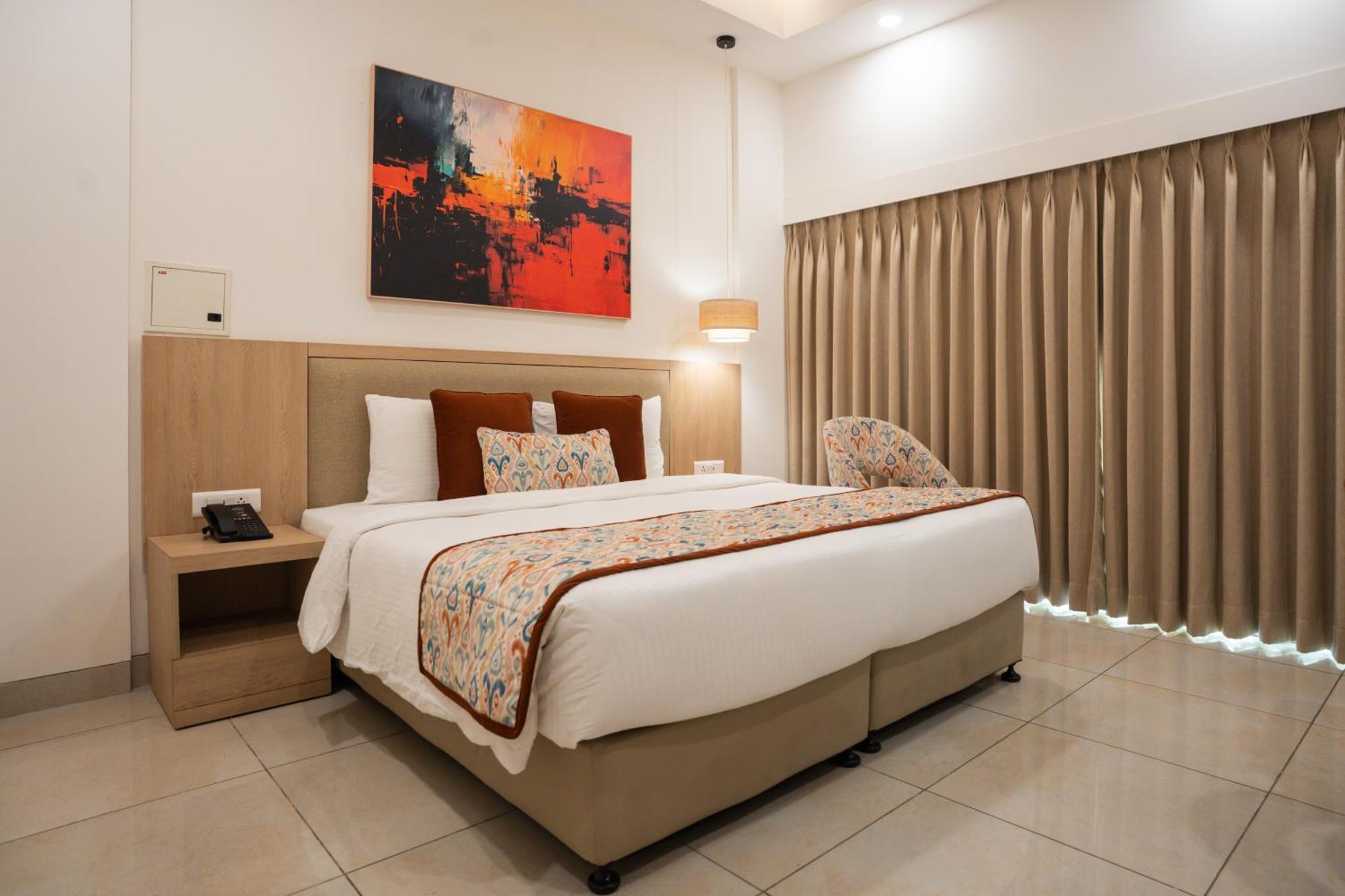 Ar Suites Klj Square Γκουργκάον Εξωτερικό φωτογραφία