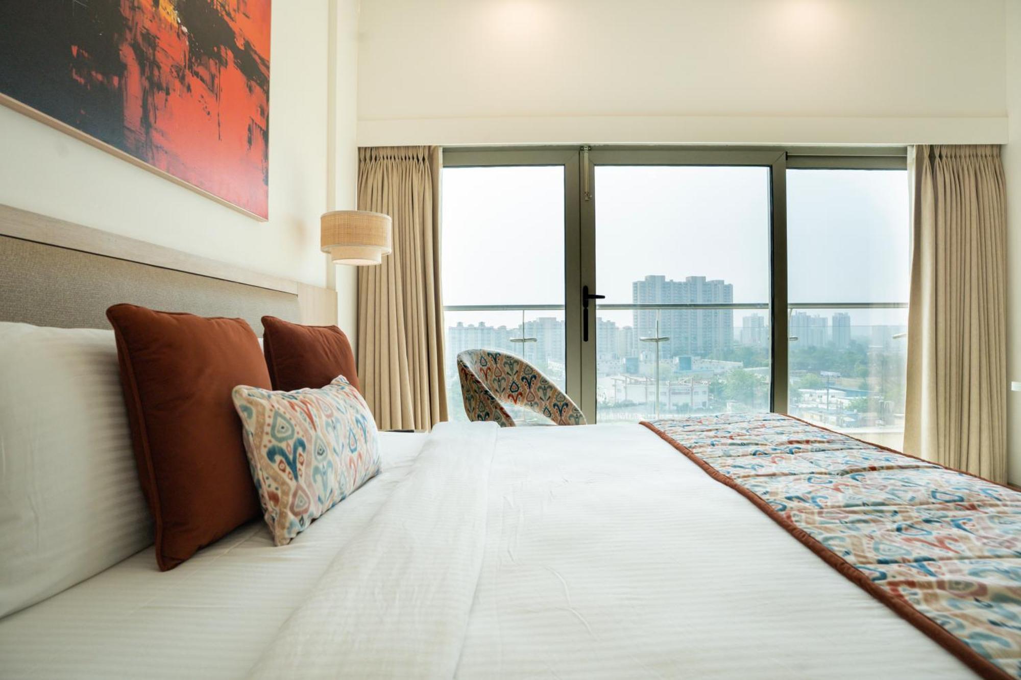 Ar Suites Klj Square Γκουργκάον Εξωτερικό φωτογραφία