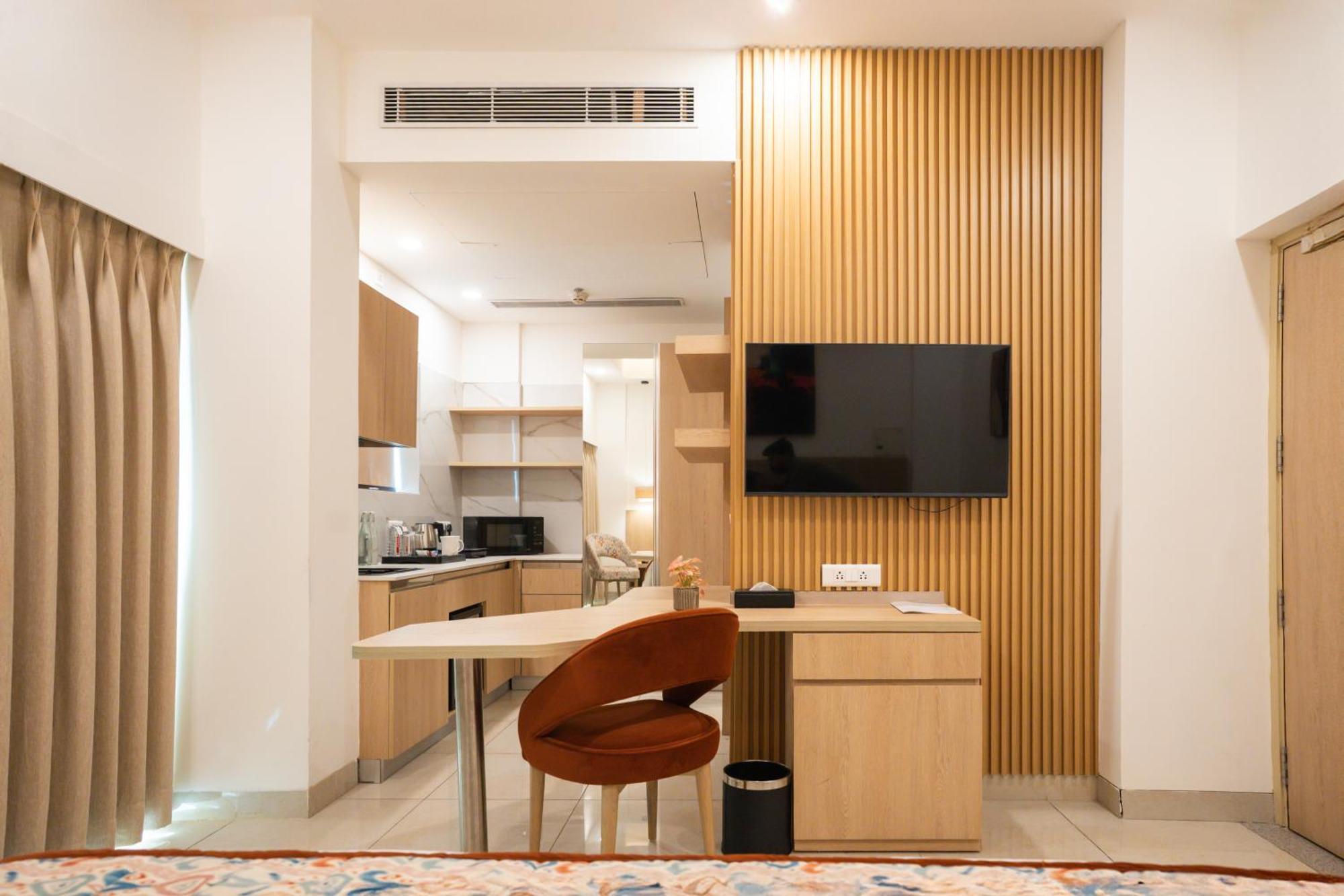 Ar Suites Klj Square Γκουργκάον Εξωτερικό φωτογραφία