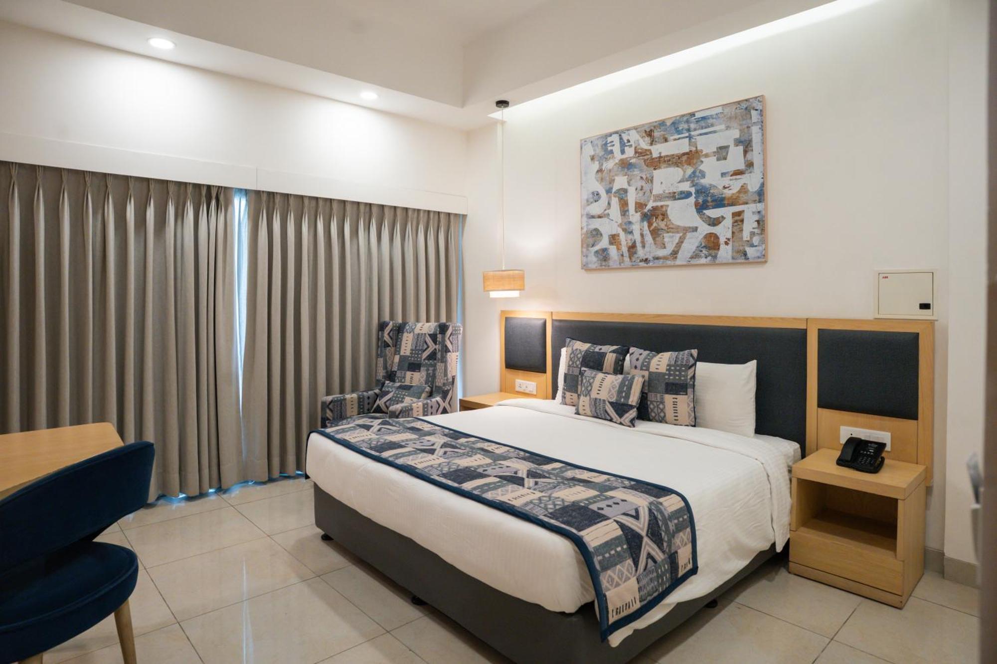 Ar Suites Klj Square Γκουργκάον Εξωτερικό φωτογραφία