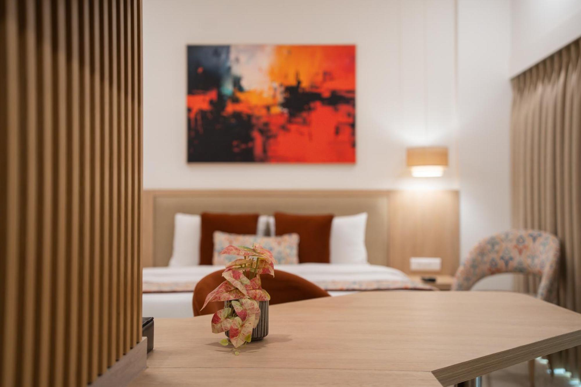 Ar Suites Klj Square Γκουργκάον Εξωτερικό φωτογραφία