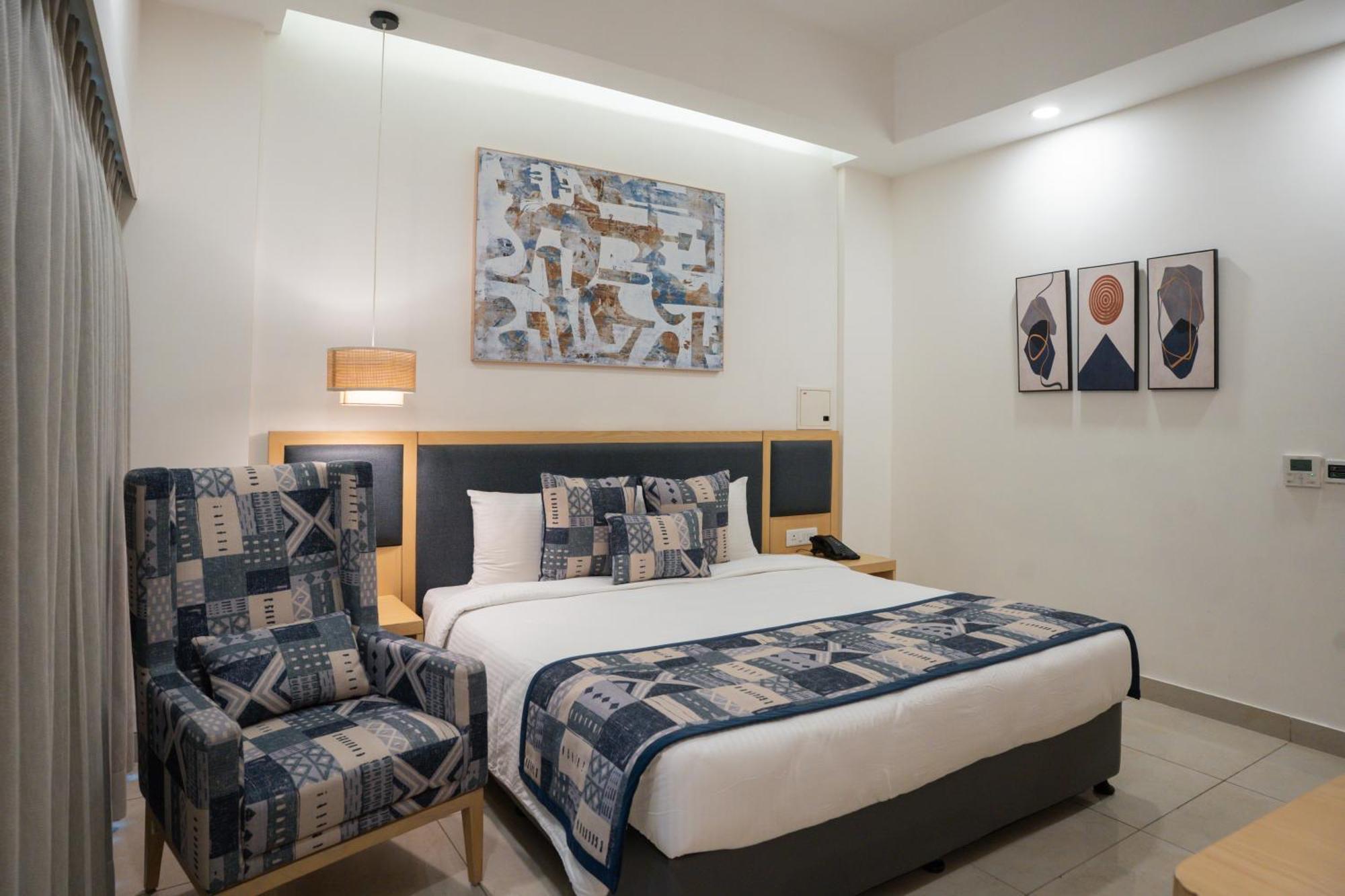 Ar Suites Klj Square Γκουργκάον Εξωτερικό φωτογραφία