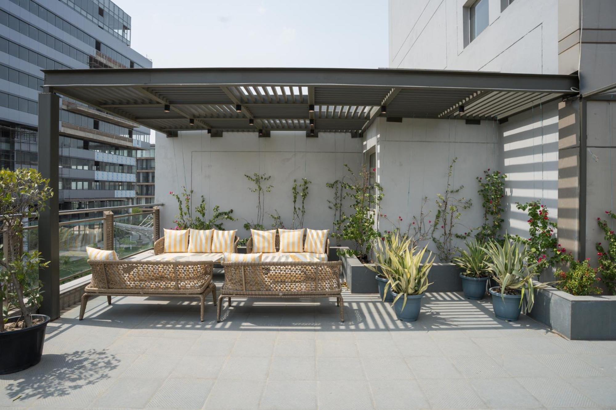 Ar Suites Klj Square Γκουργκάον Εξωτερικό φωτογραφία