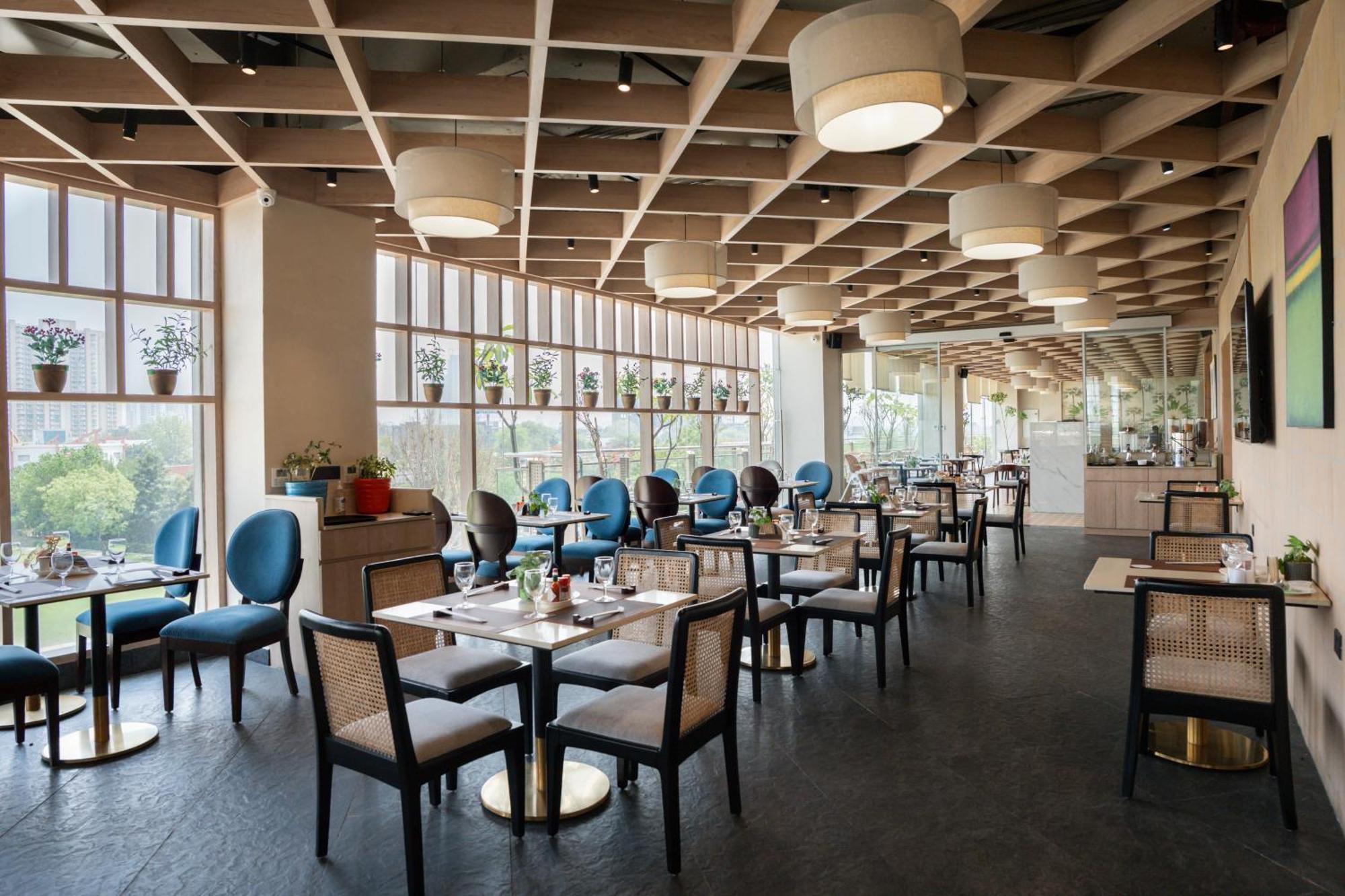 Ar Suites Klj Square Γκουργκάον Εξωτερικό φωτογραφία